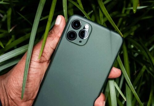 What Is a Smartphone? A Mobile Phone and Computer In One Device